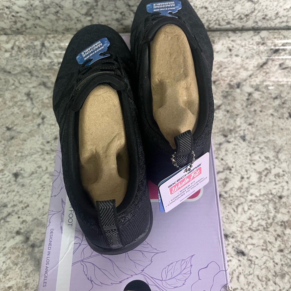 Skechers Women's Black Sneakers with Memory Foam - Picture 4 of 4